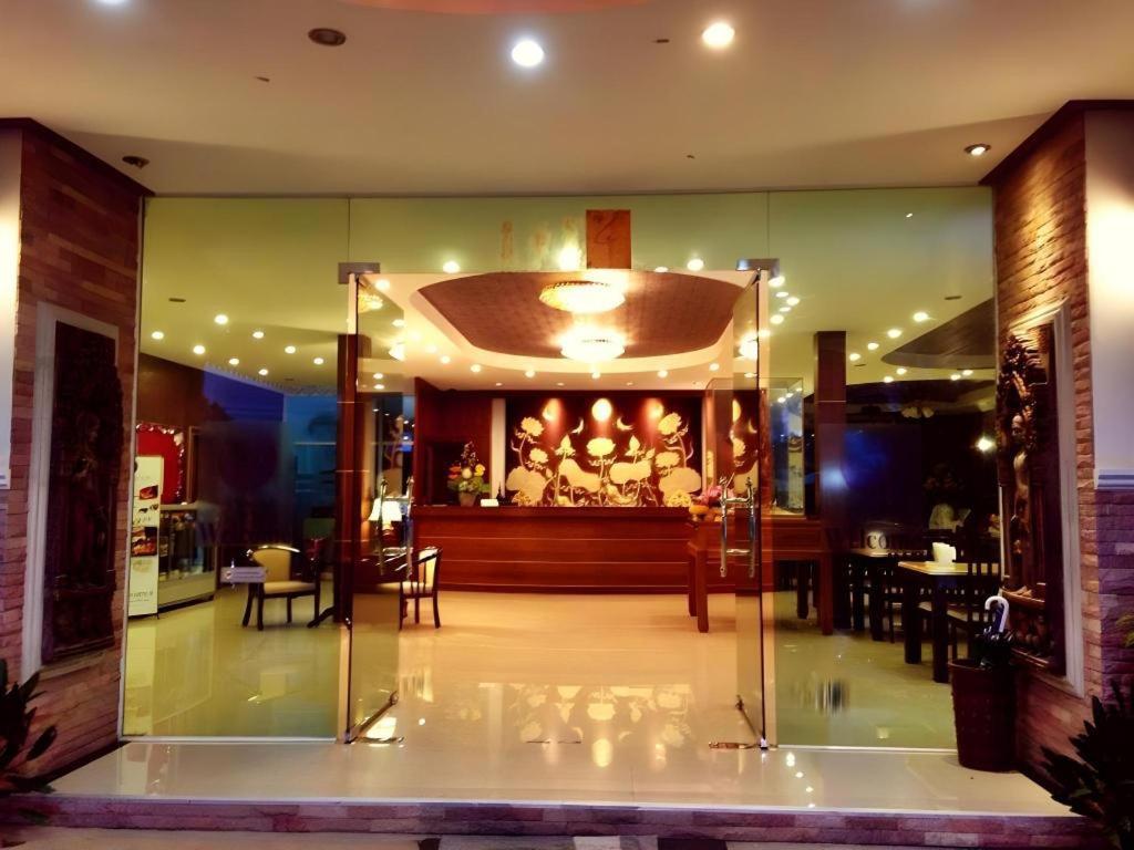 斯里马塔尼酒店 黎府 外观 照片
